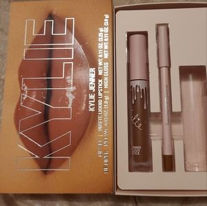 Kylie cosmetics lip liner and matte lipstick
